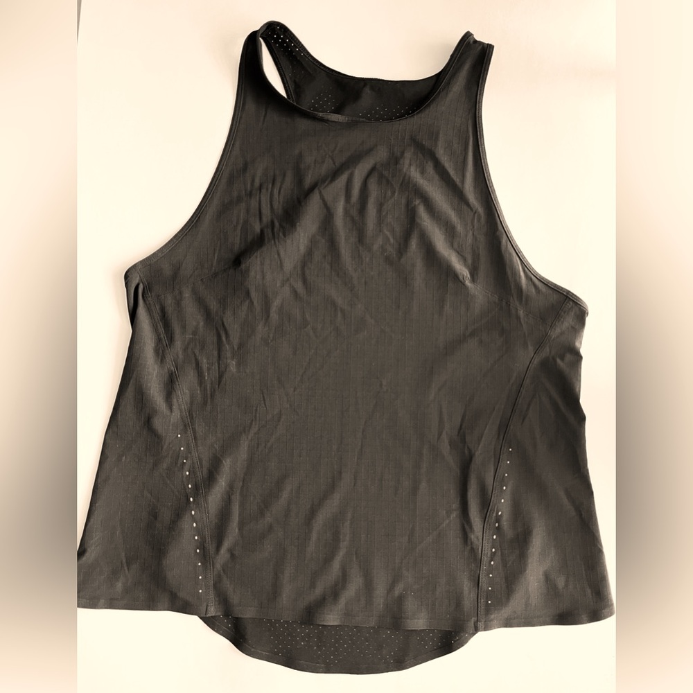 Lululemon vented ultralight tank